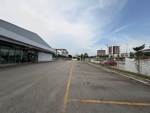Car Showroom & Service Centre for Rent in Kota Warisan, Sepang 3