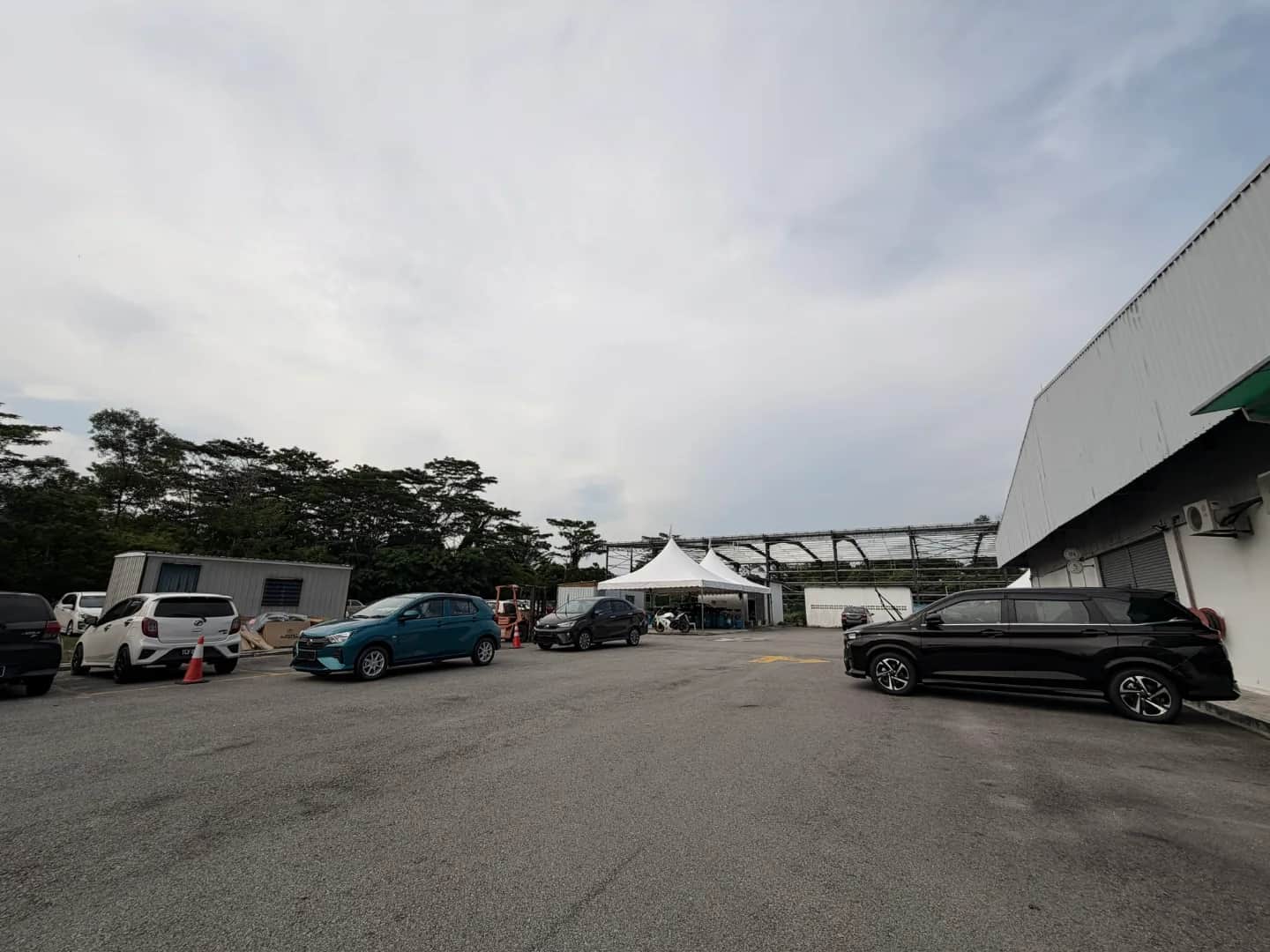 Car Showroom & Service Centre for Rent in Kota Warisan, Sepang 12