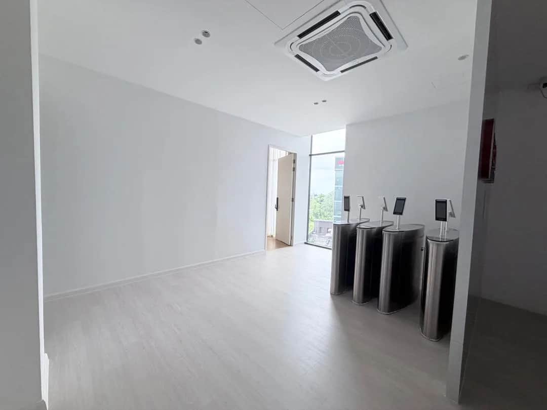 Corner Lot Semi-Detached Factory for Rent in Glenmarie 14