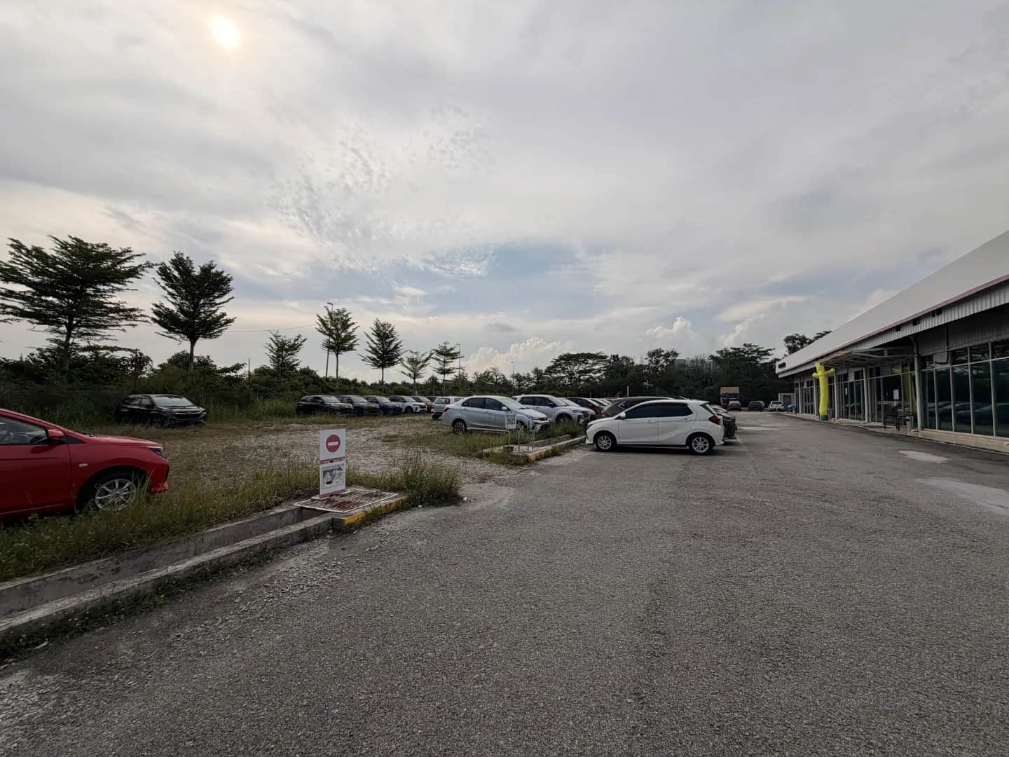 Car Showroom & Service Centre for Rent in Kota Warisan, Sepang 6