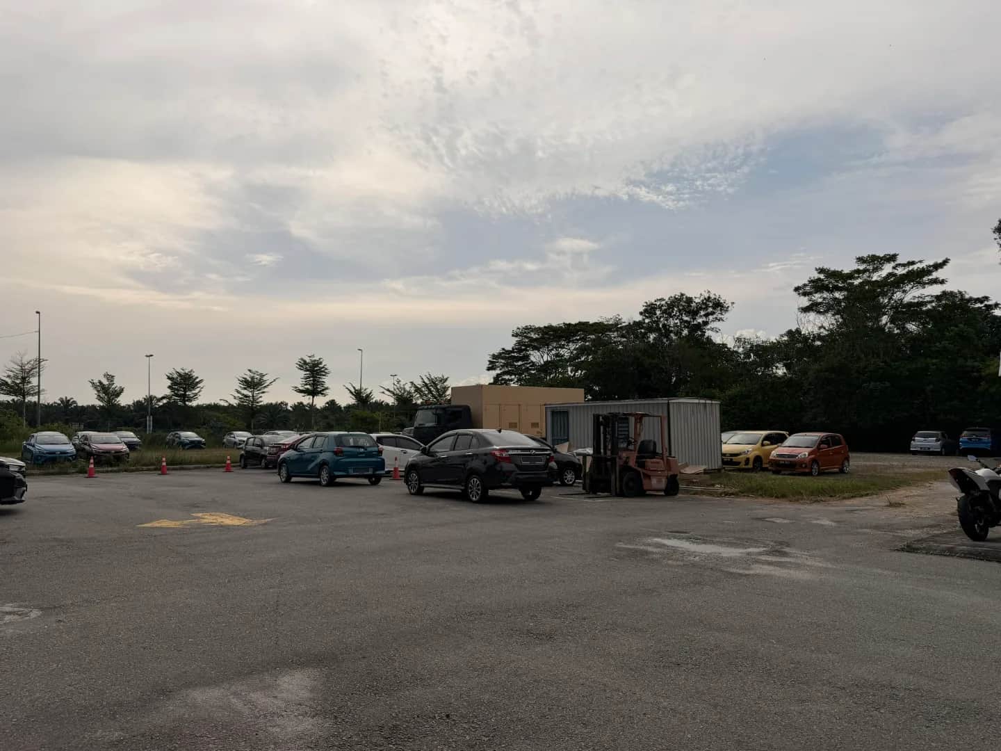 Car Showroom & Service Centre for Rent in Kota Warisan, Sepang 14