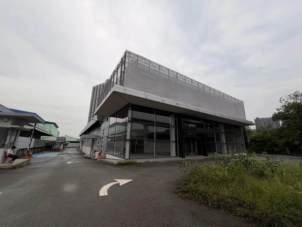 Premium 3-Storey Showroom for Rent in Bandar Kinrara Industrial Park, Puchong 10