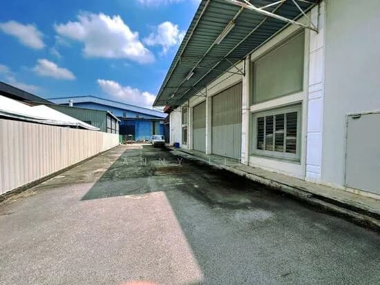 42,000 SQFT WAREHOUSE FOR RENT @ LYL PUCHONG 1
