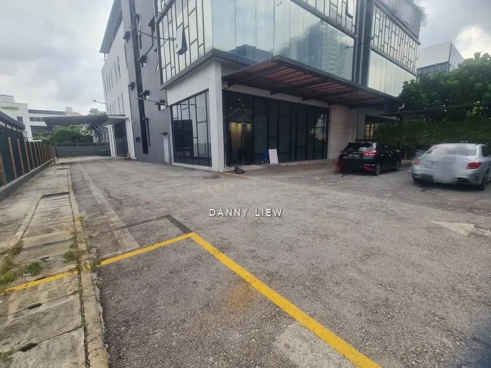 3 Storey Semi-D Factory Facing Main Road For Rent @ Temasya Glenmarie 1