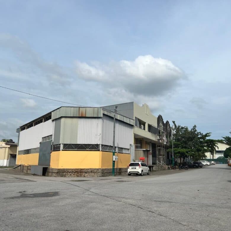 Terrace Factory for Sale in Taman Perindustrian Selesa Jaya, Balakong - 2