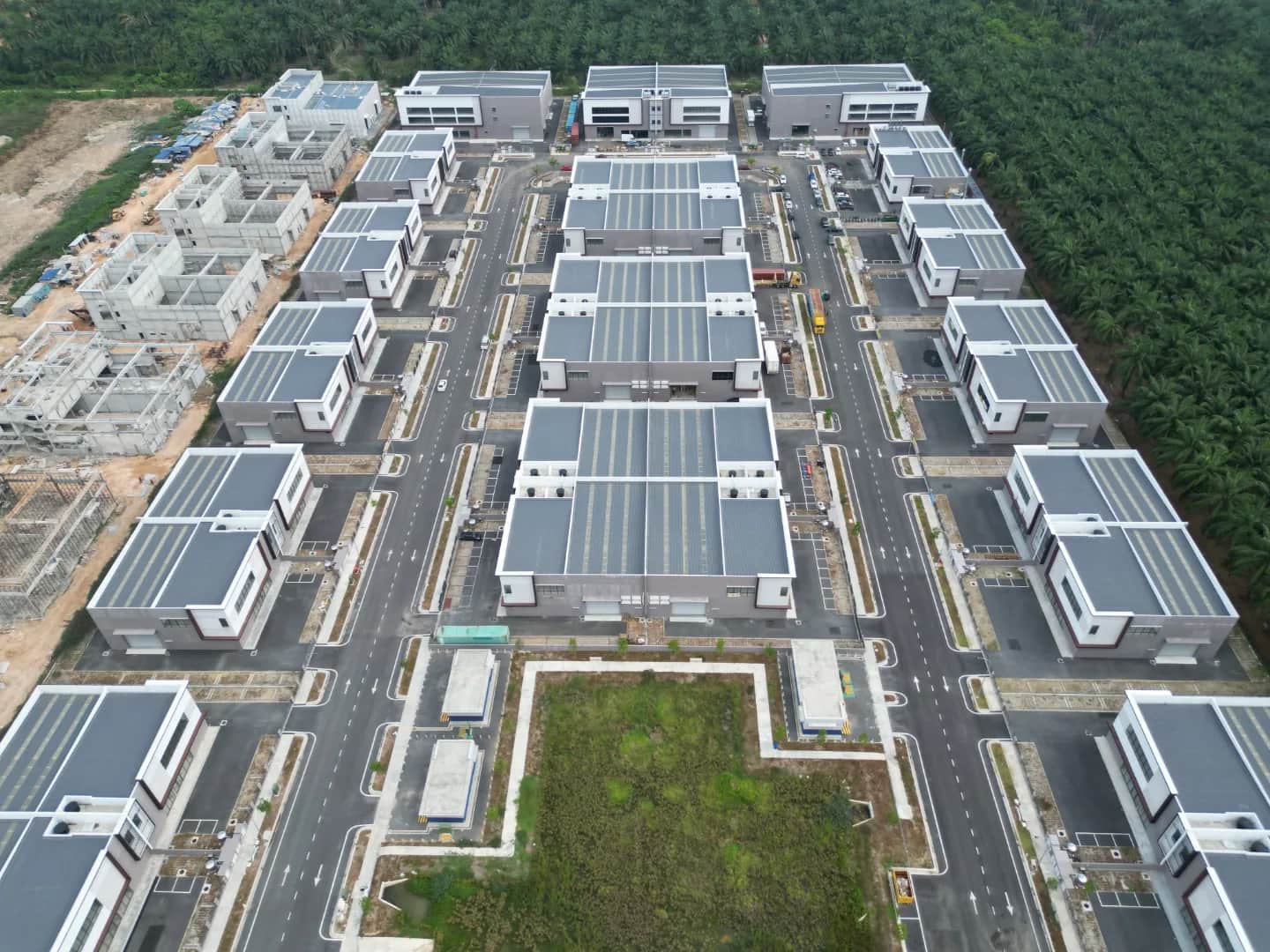 Semi-Detached Factory for Sale in Klang (Freehold, 27.5ft Ceiling, Gated, New Launch) 6