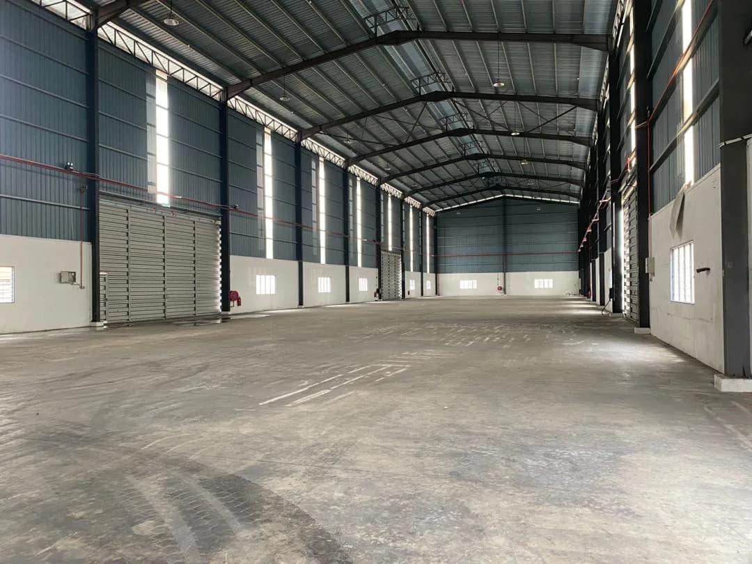 DETACHED WAREHOUSE FOR RENT @ NORTH PORT 1