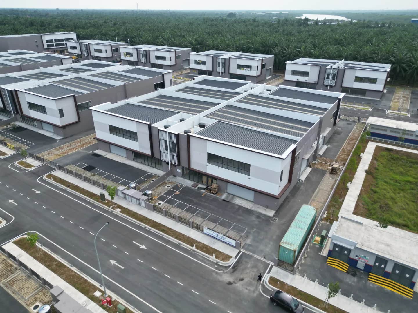 Semi-Detached Factory for Sale in Klang (Freehold, 27.5ft Ceiling, Gated, New Launch) 2