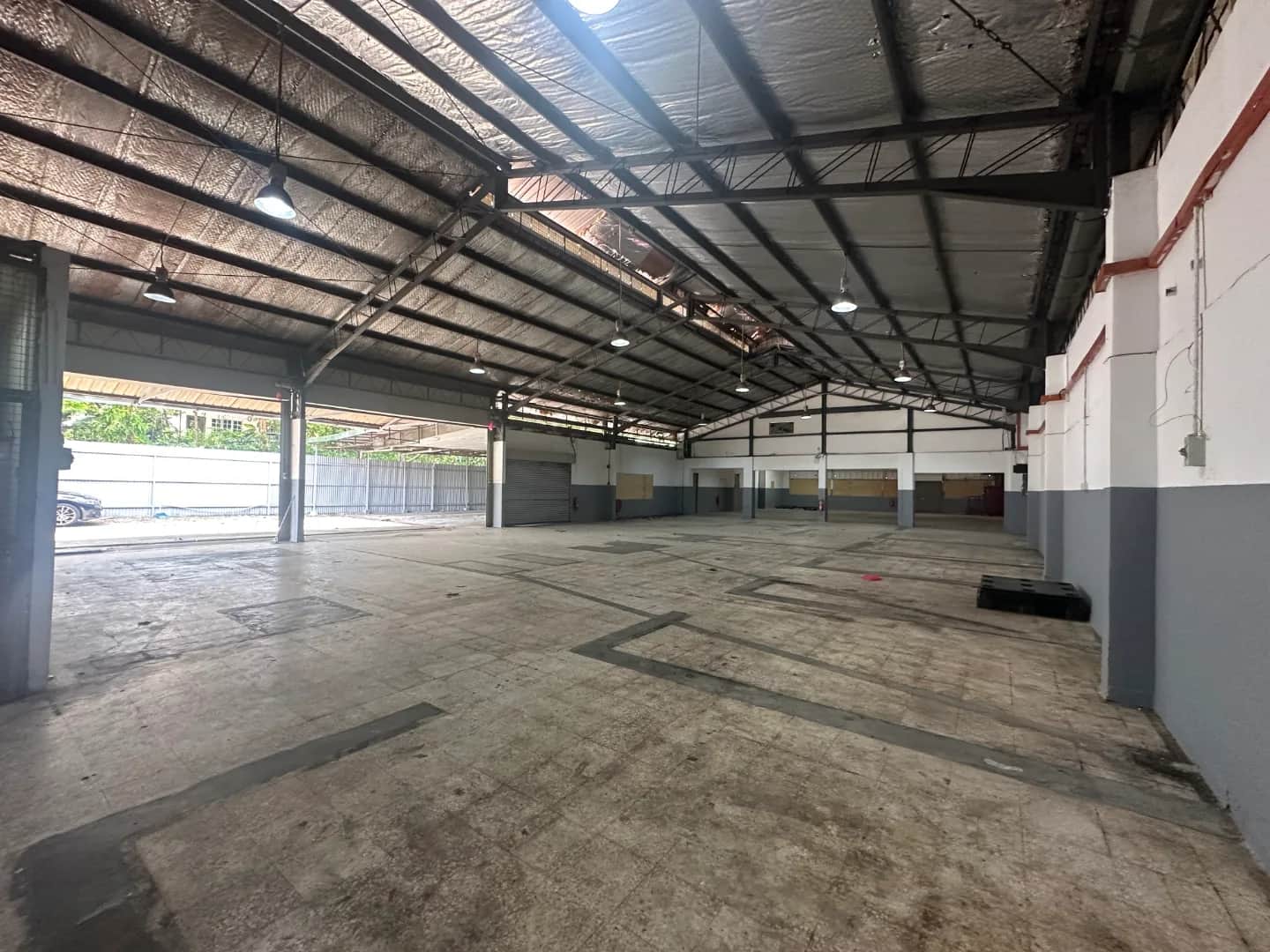 Semi-Detached Warehouse for Sale in Petaling Jaya (Seksyen 51A, Showroom Potential, SS2 Catchment) 2