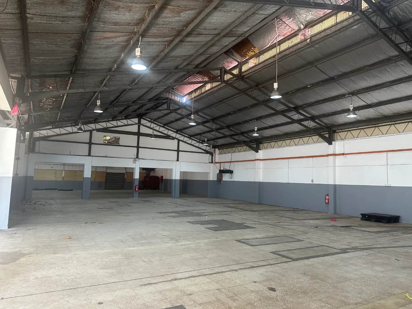 Semi-Detached Warehouse for Sale in Petaling Jaya (Seksyen 51A, Showroom Potential, SS2 Catchment) 3