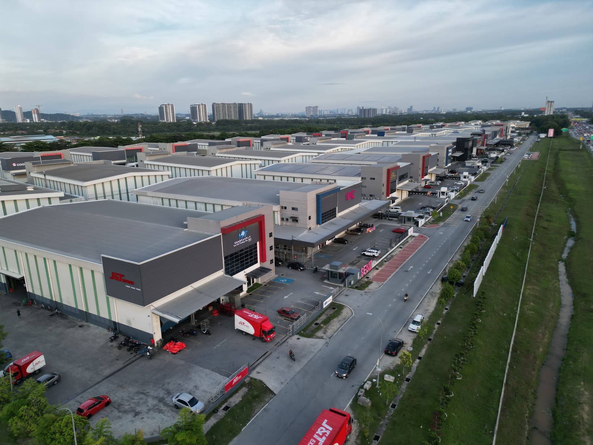 Detached Factory for Sale @ Taman Perindustrian Putra - 2