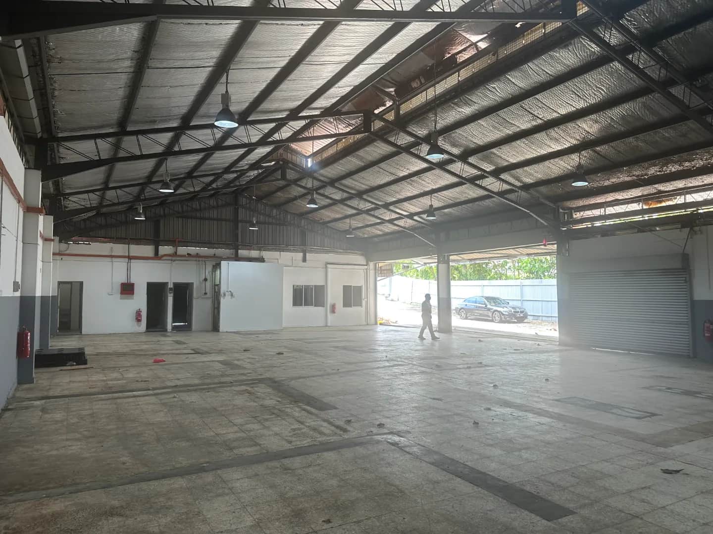 Semi-Detached Warehouse for Sale in Petaling Jaya (Seksyen 51A, Showroom Potential, SS2 Catchment) 4
