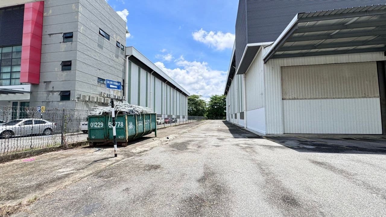 Detached Factory for Sale @ Taman Perindustrian Putra - 11