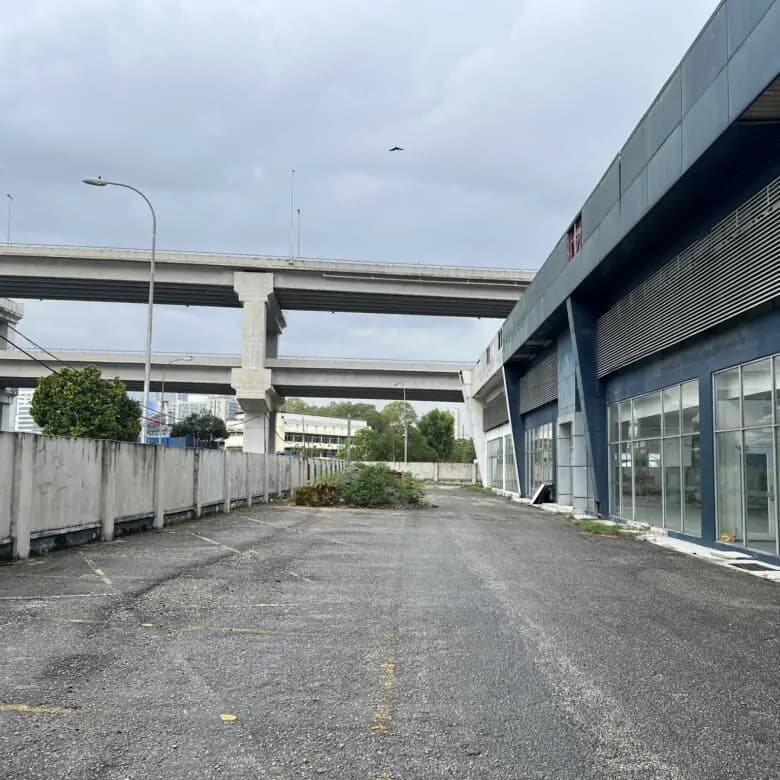 Warehouse / Showroom for Rent in Chan Sow Lin, Kuala Lumpur - 4