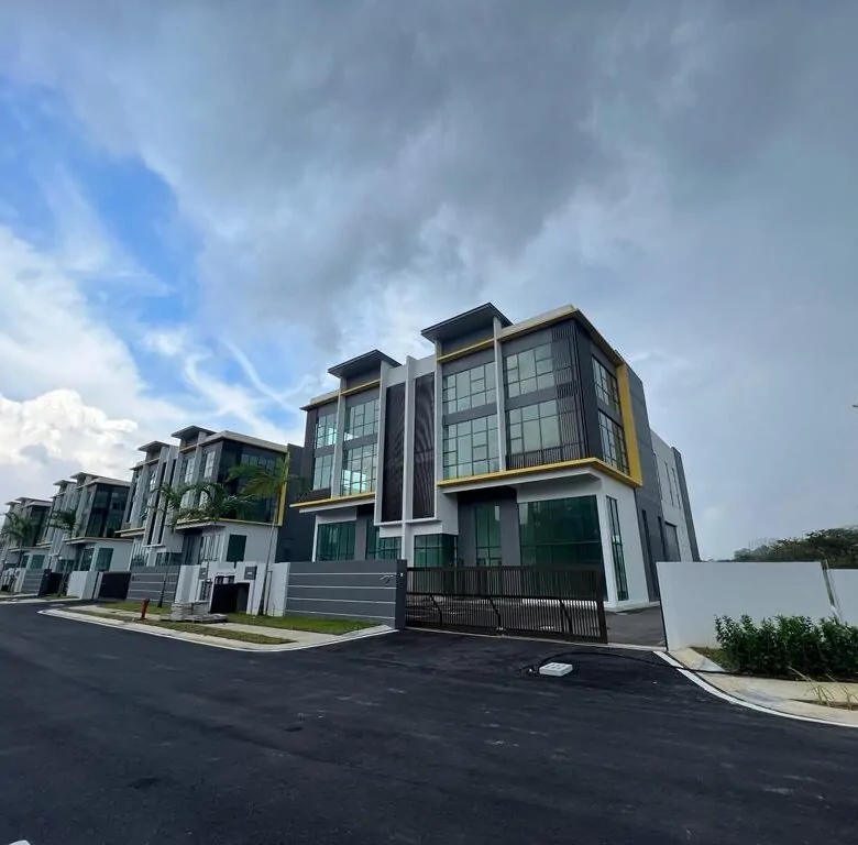 Semi-D Factory for Sale in Serenia City, Dengkil (Freehold) - 1