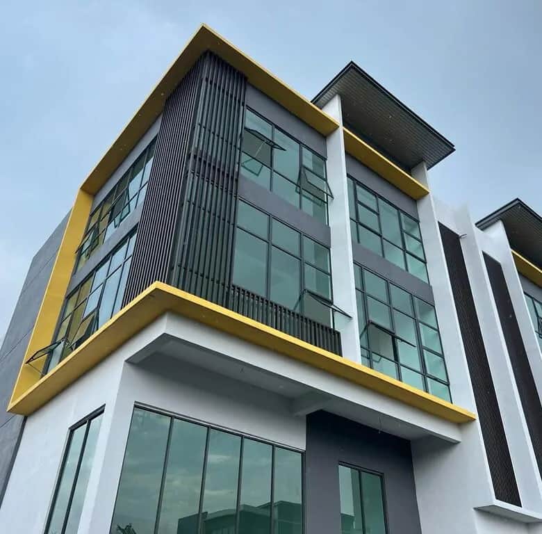 Semi-D Factory for Sale in Serenia City, Dengkil (Freehold) - 2
