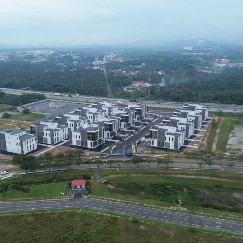 Semi-D Factory for Sale in Serenia City, Dengkil (Freehold) - 3