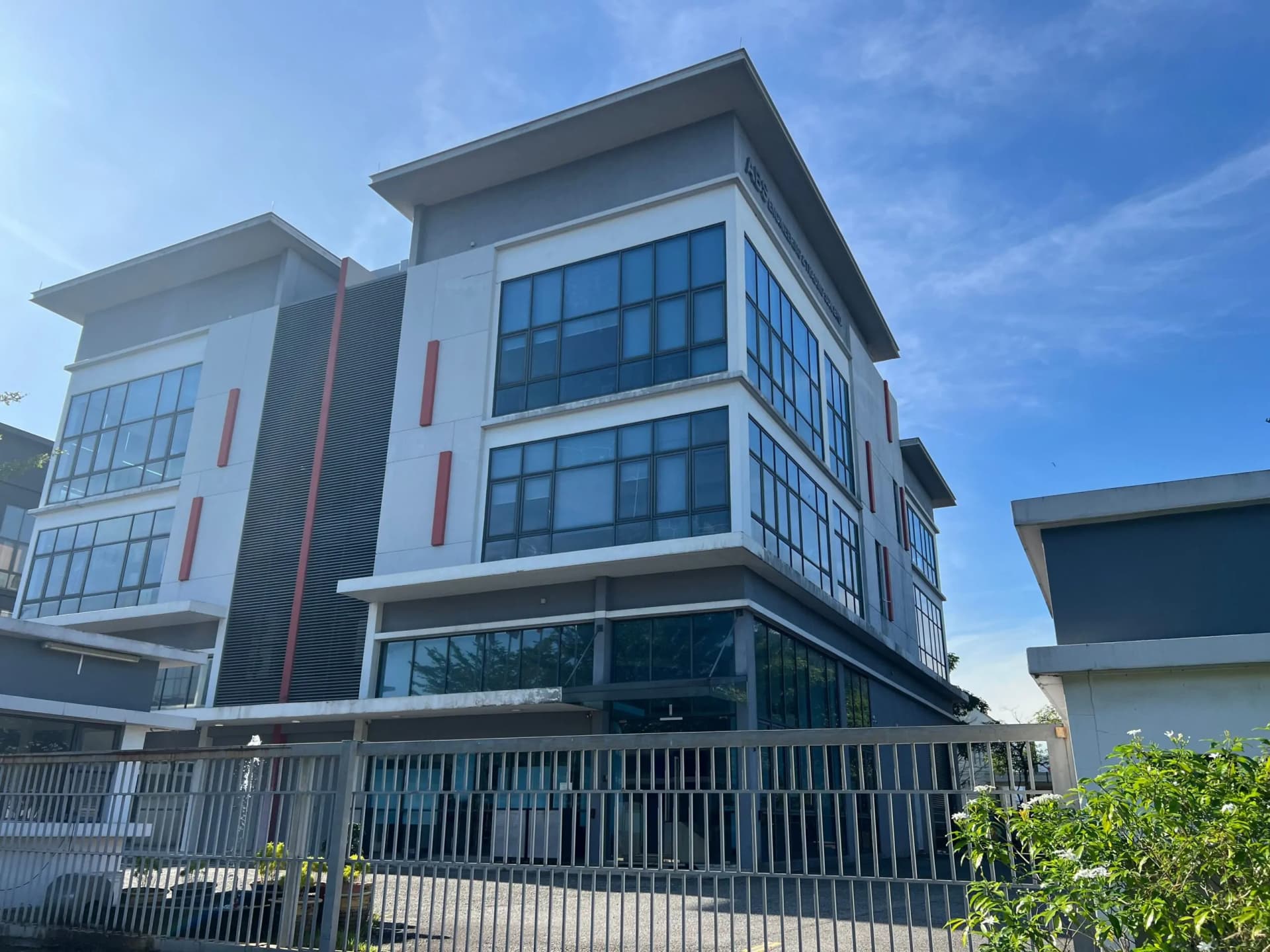 Semi-D Factory for Rent in Hicom Industrial Estate, Shah Alam - 2