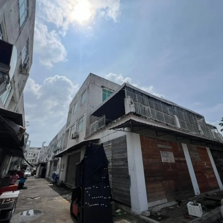 Corner Shoplot for Rent in Taman Equine, Seri Kembangan - 2