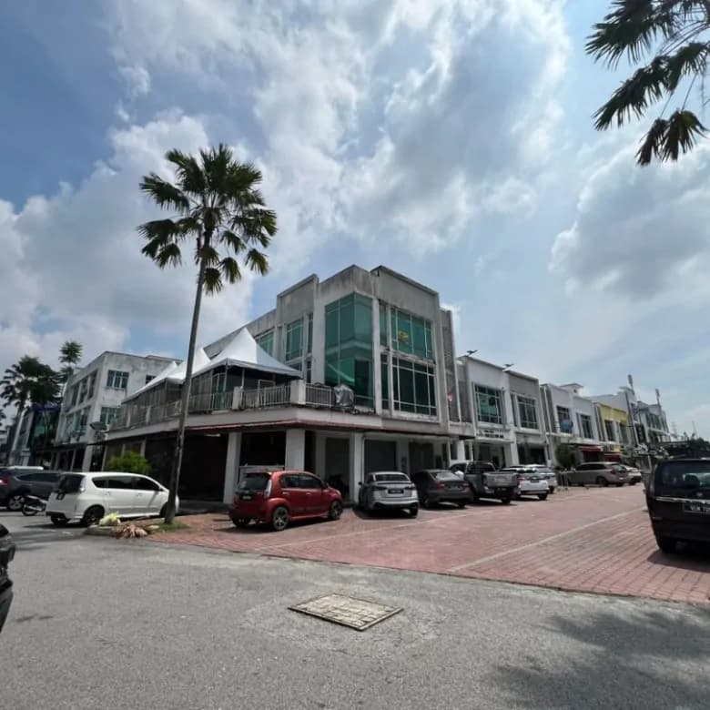 Corner Shoplot for Rent in Taman Equine, Seri Kembangan - 6