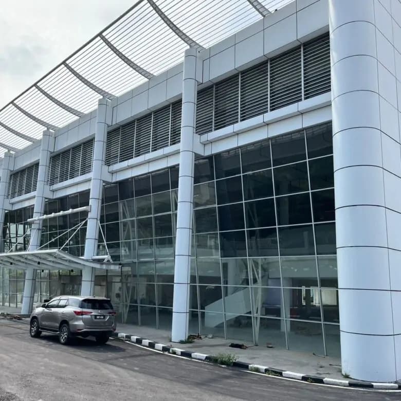 Car Showroom for Rent in Glenmarie, Shah Alam (110,352 sqft) - 2