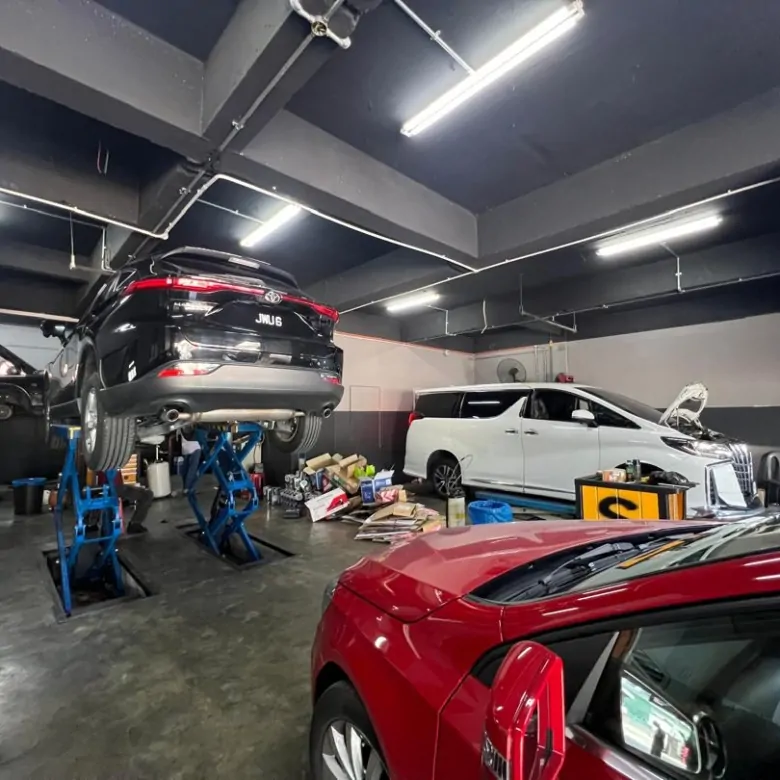 Showroom with Existing Building for Sale in Chan Sow Lin, KL - 3