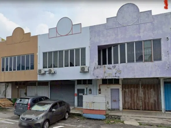Freehold 1.5-storey terrace factory for sale in Balakong with 2,000 sqft built-up and strategic location in Taman Industri Selesa Jaya.